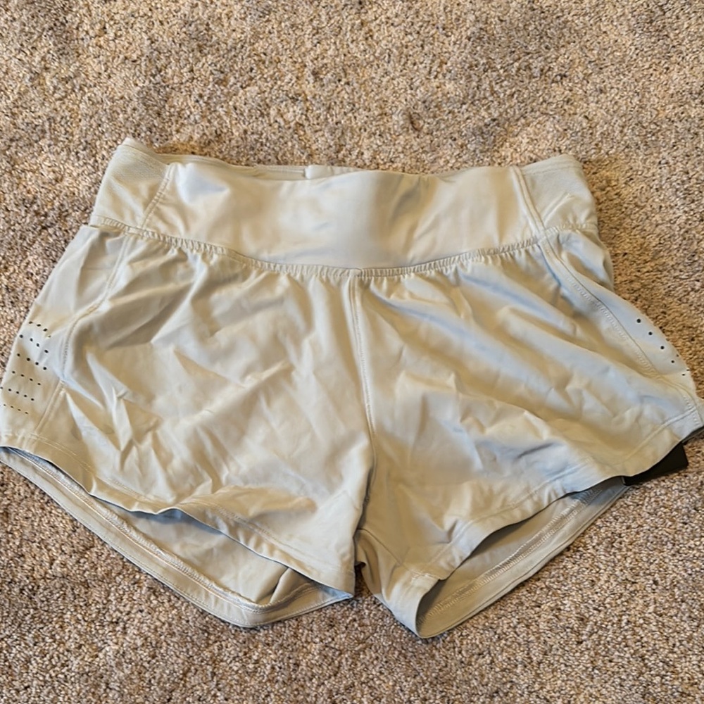 Under Armour Gray Athletic Shorts Moisture-Wicking Mid-Thigh